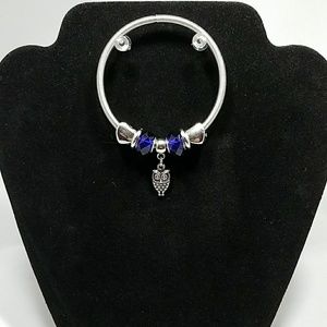 Handmade silver toned/blue glass bead bracelet